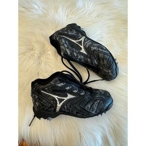 Mizuno soccer‎ cleats size 2.5